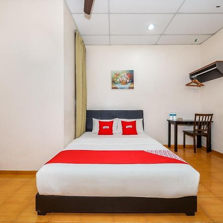 Oyo 89763 Bluewater Hotel Mersing Exterior foto