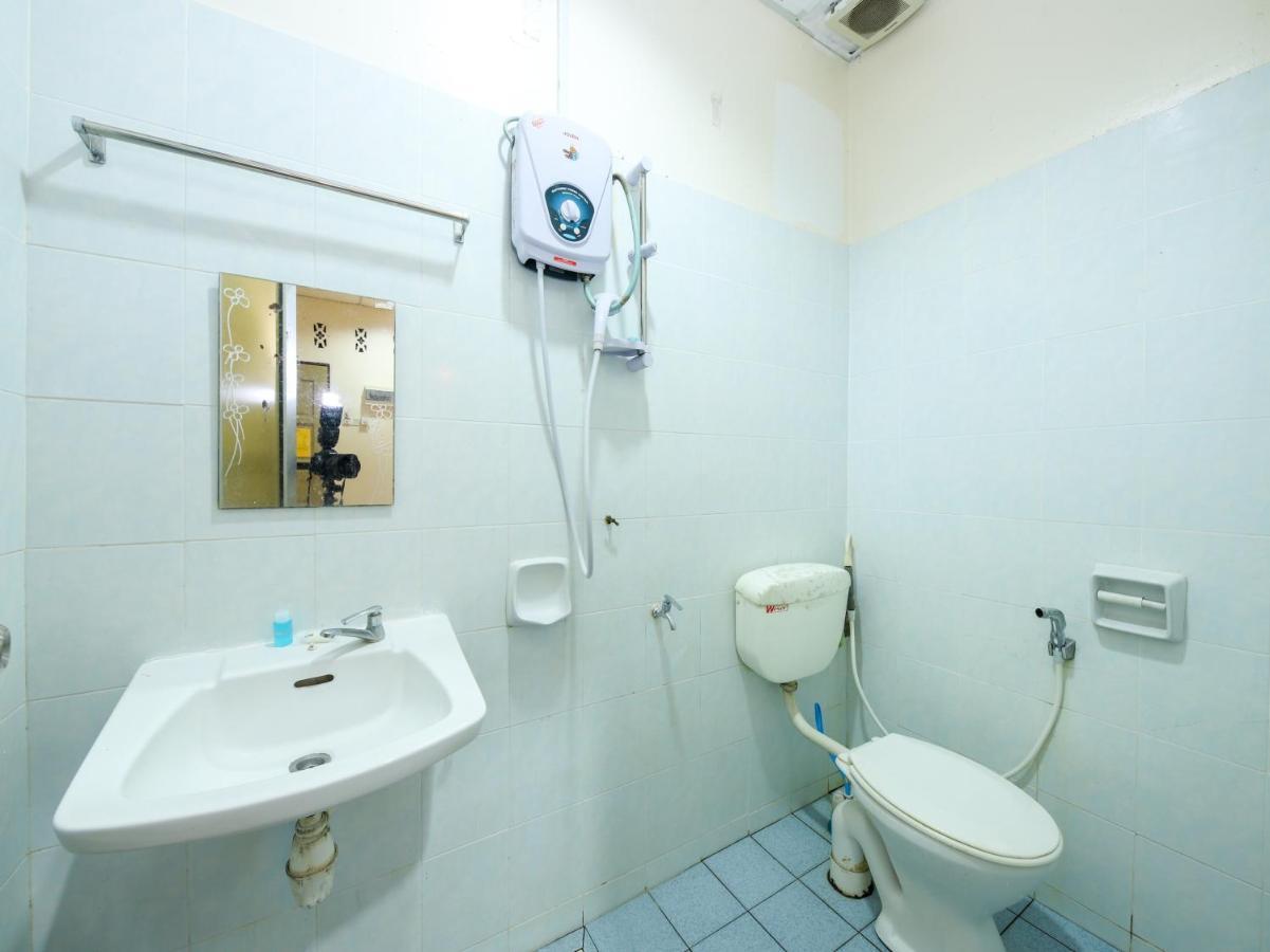 Oyo 89763 Bluewater Hotel Mersing Exterior foto